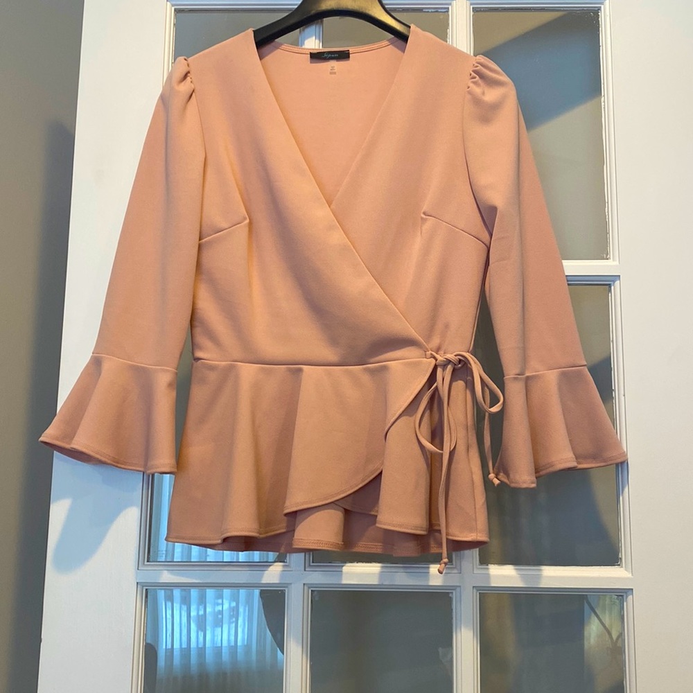 Women’s top  Soprano from Boston proper in peach color size small.